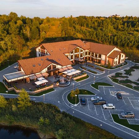 Hotel Equides Club Lisnyky Exteriér fotografie